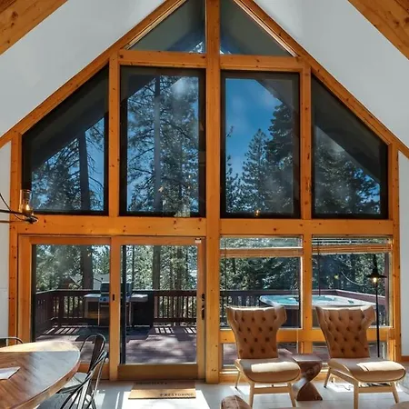 Remodeled 4Bdr Cabin With Ac Lake Views Hot-Tub Bunk Room Excellent Location